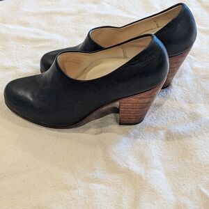 Elegant Black Leather Women's Shoes